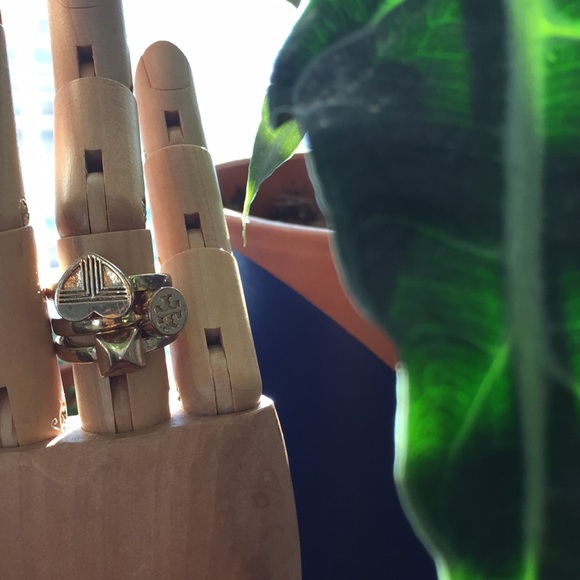 JEWELRY ▪️TORY BURCH <3 stackable rings > - Picture 3 of 17